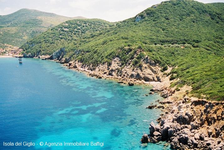 Giglio Island Faraglione Beach 2