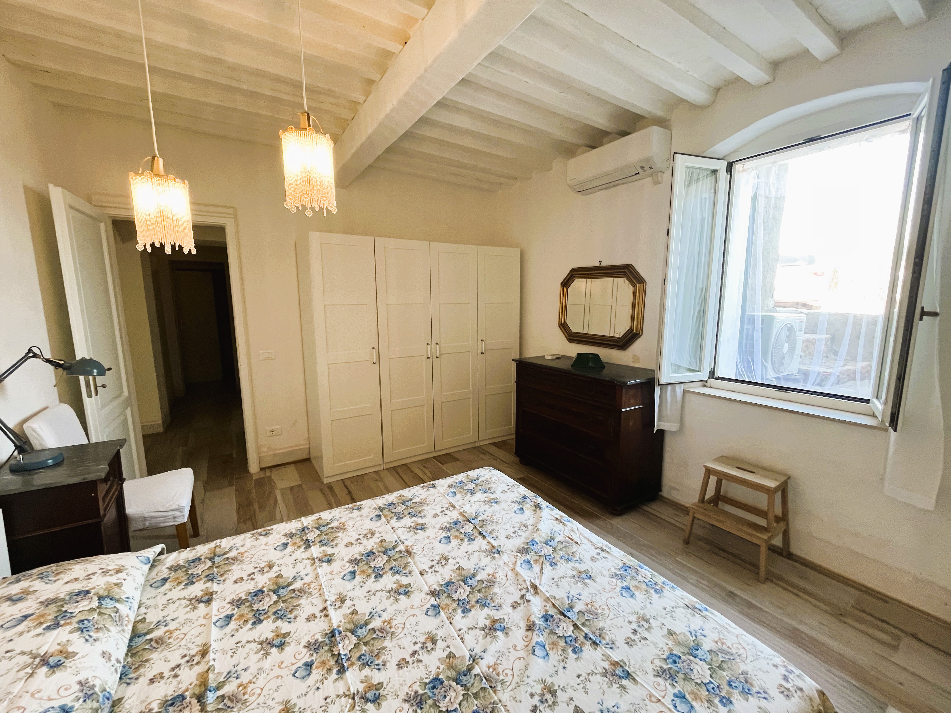 rent-gallery.alt_base