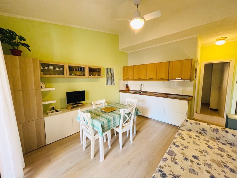 rent-gallery.alt_base