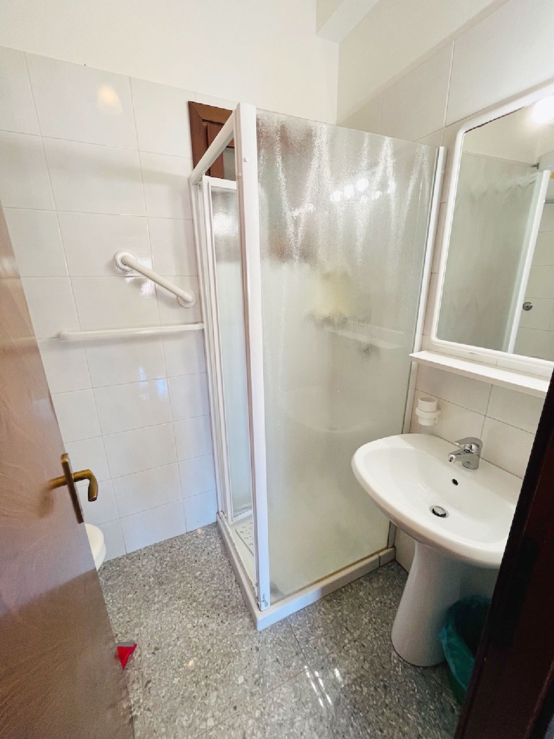 rent-gallery.alt_base